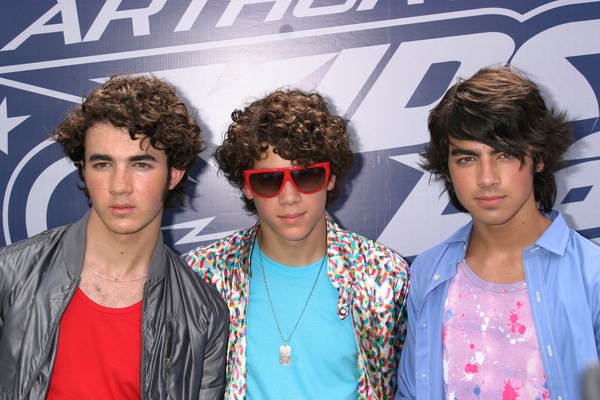 Langhaarfrisur Jonas Brothers